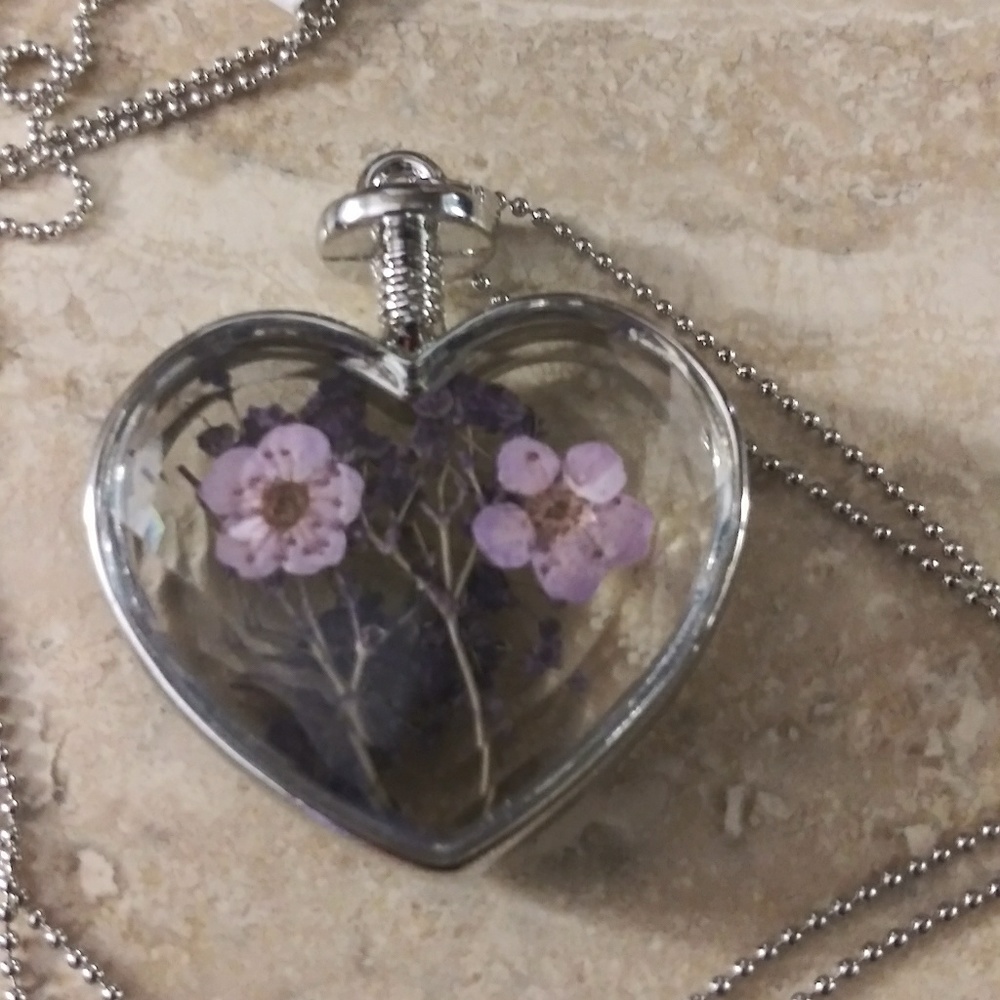 🎁 Beveled glass pendant w/ flowers.